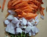 Gambar langkah 1 resipi 25:7:25 - Nasi goreng cendawan.