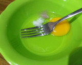 Foto langkah ke 6 dari resep Cilok Goreng Telur.