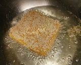 A picture of step 3 of Prawn and sesame toast.
