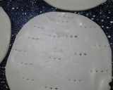 Foto del paso 2 de la receta: Galletones con discos de empanadas