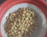 A picture of step 3 of Boiled Pigeonpea seedpods (Turichya Shenga).