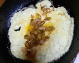 A picture of step 3 of Cheesy mushroom omelette sandwich.