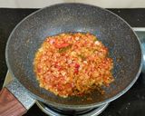 Foto langkah ke 4 dari resep Tumis Jamur Tiram Pedas.