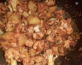 A picture of step 6 of Masala Aloo Gobhi.