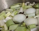 Foto del paso 1 de la receta: Risotto de verduras con presas de pollo
