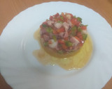 Foto del paso 5 de la receta: Mosaico de salpicón de pulpo y langostinos con puré de papas
