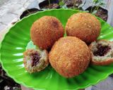 Foto langkah ke 6 dari resep Bola2 ubi coklat.