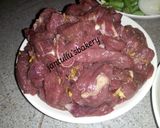 A picture of step 6 of Kilishi rice and green shredded beef.