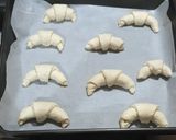 Foto del passaggio 3 della ricetta Cornetti salati senza lievitazione