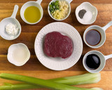 A picture of step 1 of Stir-Fried Beef with Celery (牛肉炒芹菜).
