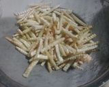 Hình bước làm 2 của món Snack Khoai Môn..nhâm nhi xem phim!