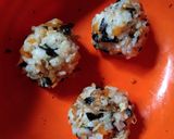 Foto langkah ke 7 dari resep Jumeok-bap (korean rice ball).
