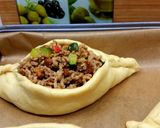 Drożdżowe pierożki z kurkami, cukinią, mięsem mielonym i sosem czosnkowym krok przepisu 4 zdjęcie
