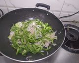 A picture of step 3 of Chilli chicken.