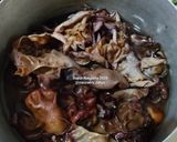 Foto langkah ke 1 dari resep Sup Kimlo Kembang Tahu Simple.