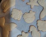 Foto del paso 3 de la receta: Galletitas decorada 🥳