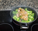Foto del paso 1 de la receta: Brócoli con codillo