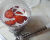 Foto del paso 1 de la receta: Batido de fresa🍓😋