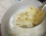A picture of step 3 of Masala Macroni.