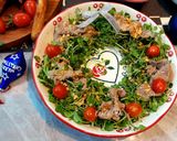 Hình bước làm 3 của món Vòng nguyệt quế (salad xà lách xoong trộn bò)