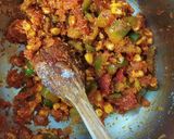 A picture of step 3 of Corn capsicum masala.