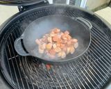 Une image de l'étape 3 de Riz sauté aux saucisses sur BBQ au charbon.