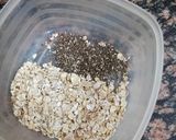 A picture of step 1 of Oats Chia Mango Pudding.