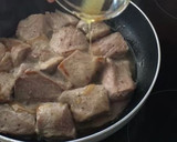 Foto del paso 4 de la receta: Secreto de cerdo a la cerveza negra con frutos rojos