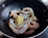 A picture of step 1 of Garlic Prawns Crispy.
