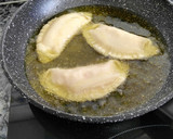 Foto del paso 6 de la receta: Empanadillas de palitos de cangrejo, atún y queso