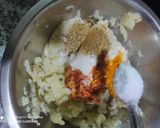 बटाटा पुरी (Batata Puri Recipe In Marathi) रेसिपी स्टेप 3 फोटो 