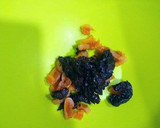Foto del paso 4 de la receta: Pollo relleno de frutas pasas a la imperial al horno
