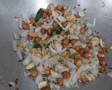 रवा उपमा (स्ट्रीट स्टाइल) (Rava upma / street style recipe in hindi) रेसिपी चरण 4 फोटो