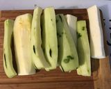 Une image de l'étape 2 de Courgette et tomates au parmesan et épices italiennes.