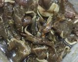 Hình bước làm 1 của món Mì xào giòn - thịt bò xào