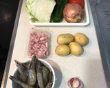 Foto del paso 1 de la receta: Sopa de verduras y gambas