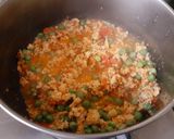 A picture of step 3 of Chicken Mince & Pea Curry🥘.