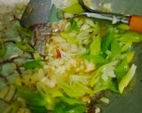 Foto langkah ke 5 dari resep Isi rogut sayur ayam.