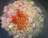 A picture of step 2 of Stir fry spaghetti.