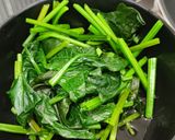A picture of step 2 of Spinach with goji berry.