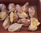 Foto del paso 5 de la receta: Alitas de pollo al horno con verduras