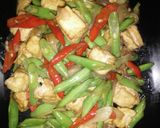 Foto langkah ke 5 dari resep Tumis Buncis Tahu Kecap.