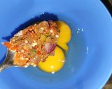Foto langkah ke 2 dari resep Dadar Telur Kol Ungu.