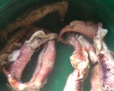 Foto langkah ke 1 dari resep Cumi asin tumis.