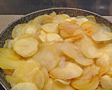 Foto del paso 6 de la receta: Tortilla de patatas con cebolla ("casi" como la de mi madre👸)