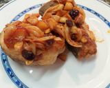Foto del paso 5 de la receta Merluza con salsa de manzana y pasas