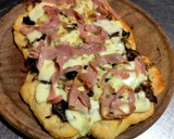 Foto del paso 3 de la receta: Pizza Blanca casera. (*Sin tomates) 🍕🧀🫑🌶️🍄‍🟫