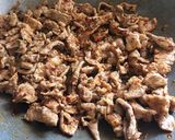 รูปขั้นตอนการทำที่ 2 ของ “ยำหมูน้ำพริกเผาใส่มะม่วง”