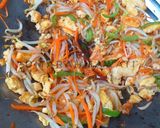 Foto langkah ke 4 dari resep Cah Toge Telur Pedas.
