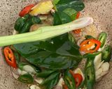 Foto langkah ke 2 dari resep Garang Asem Ayam Tanpa Daun Pisang.